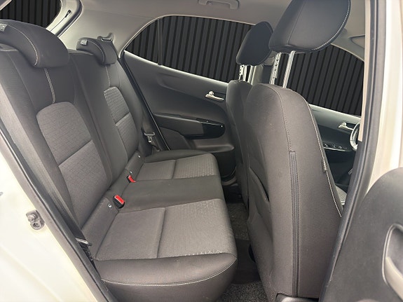Kia Picanto 13 of 20