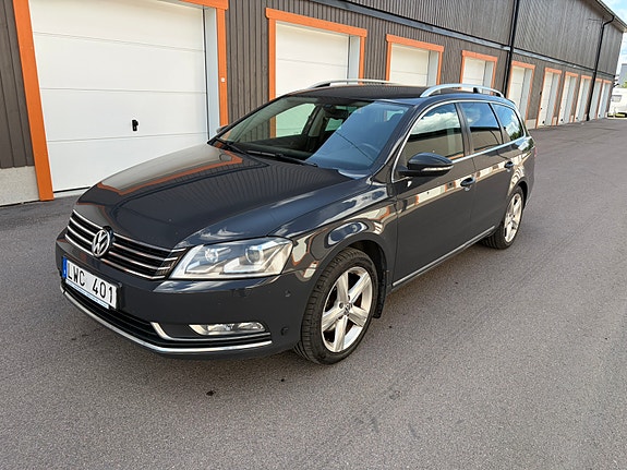 Volkswagen Passat 2 of 5