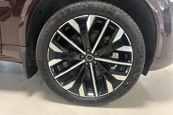 Volvo XC90 7 of 9