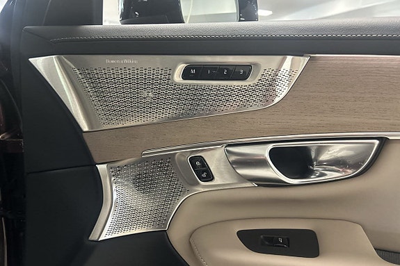 Volvo XC90 8 of 9