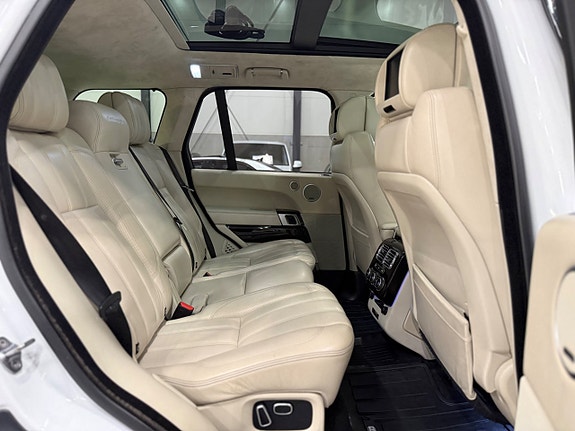 Land Rover Range Rover 14 of 30