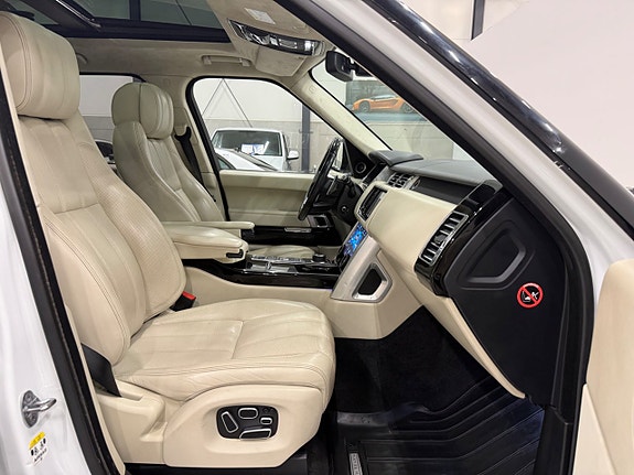 Land Rover Range Rover 13 of 30