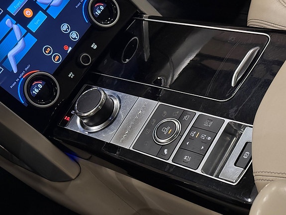 Land Rover Range Rover 18 of 30