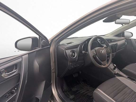 Toyota Auris 9 of 27