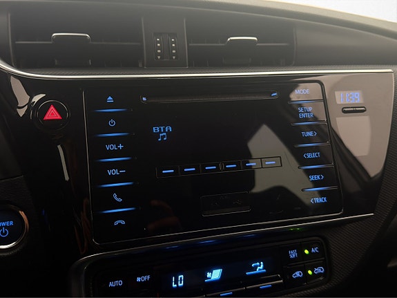 Toyota Auris 17 of 27