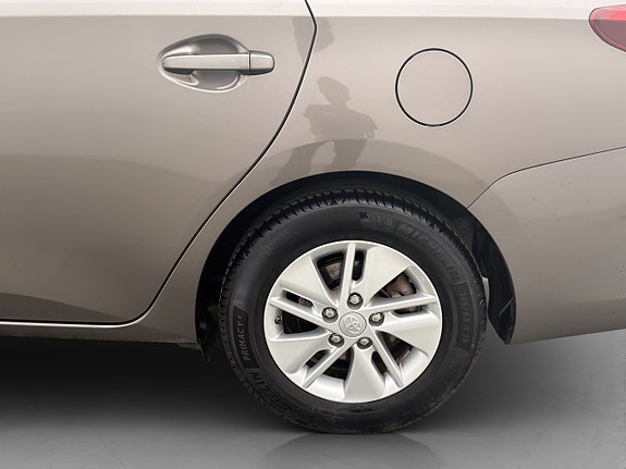 Toyota Auris 25 of 27