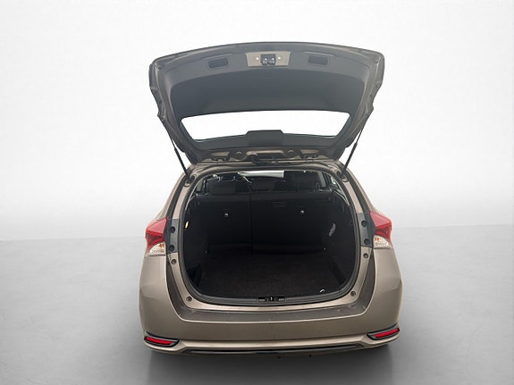 Toyota Auris 23 of 27