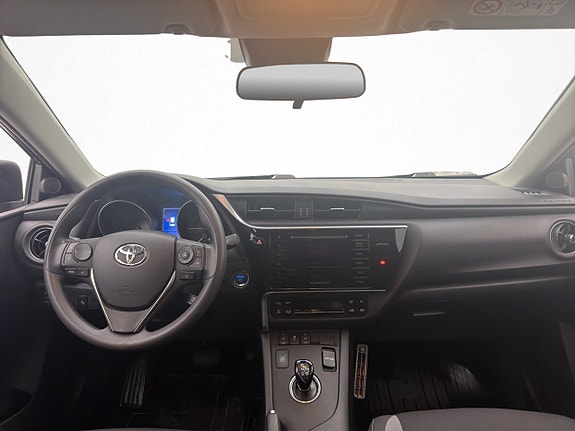 Toyota Auris 16 of 27