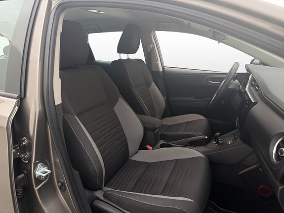 Toyota Auris 20 of 27