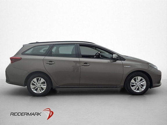 Toyota Auris 4 of 5