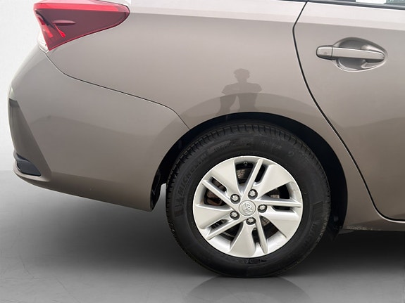 Toyota Auris 26 of 27