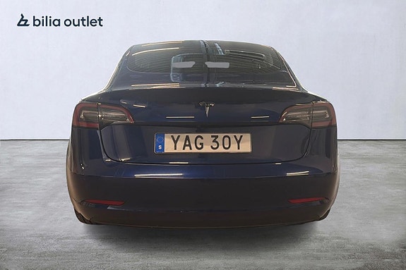 Tesla Model 3 7 of 23
