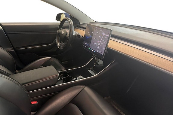 Tesla Model 3 9 of 23