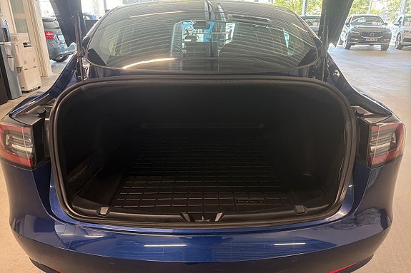 Tesla Model 3 19 of 23
