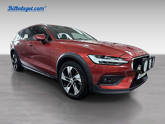 Volvo V60 Cross Country 3 of 5