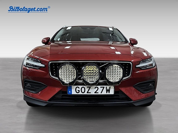 Volvo V60 Cross Country 2 of 5