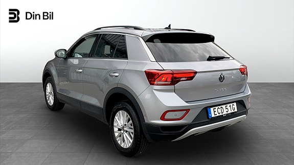 Volkswagen T-Roc 3 of 5