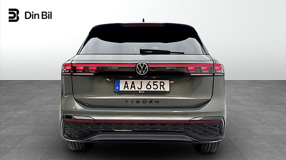 Volkswagen Tiguan 5 of 5