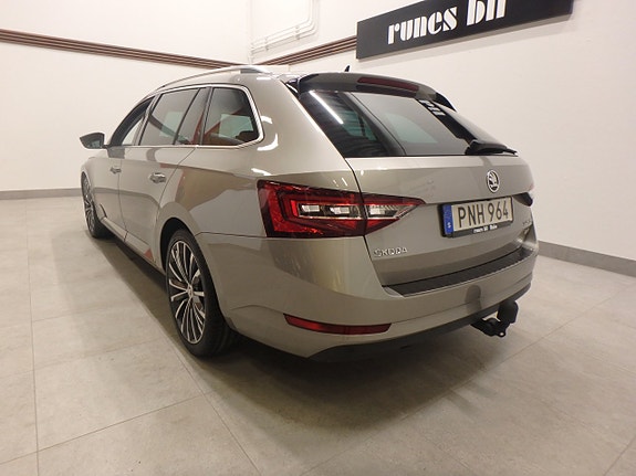 Skoda Superb 3 of 5