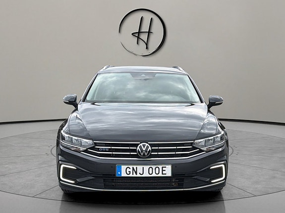 Volkswagen Passat 3 of 5