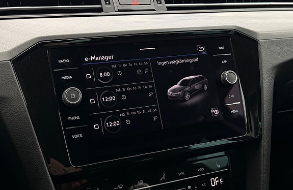 Volkswagen Passat 20 of 30