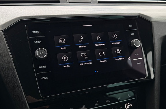 Volkswagen Passat 17 of 30