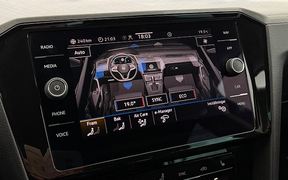 Volkswagen Passat 28 of 30