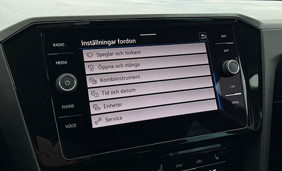 Volkswagen Passat 24 of 30
