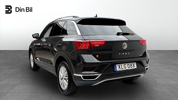 Volkswagen T-Roc 3 of 5