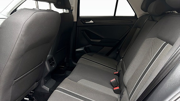Volkswagen T-Roc 15 of 15