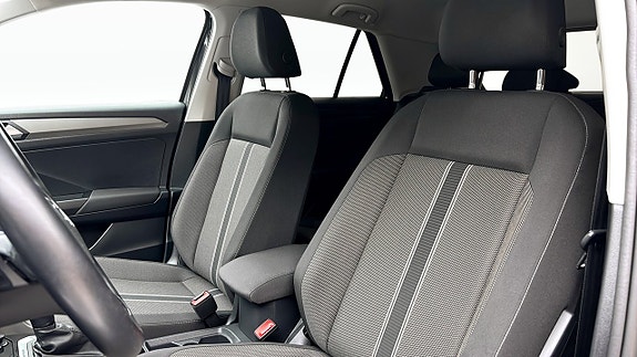 Volkswagen T-Roc 9 of 15