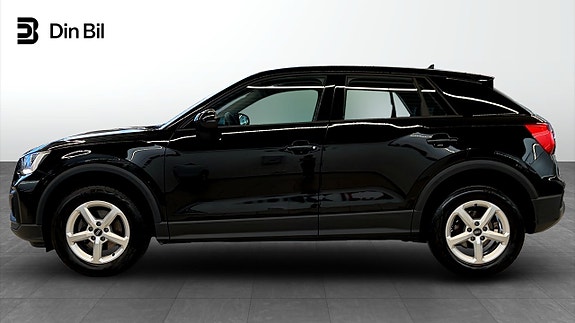 Audi Q2 2 of 5