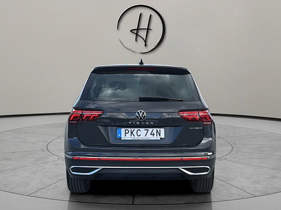 Volkswagen Tiguan 4 of 5