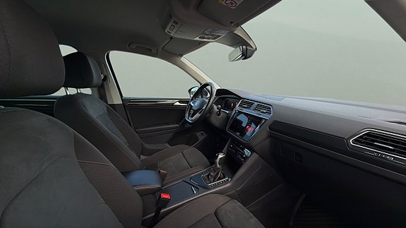 Volkswagen Tiguan 12 of 30