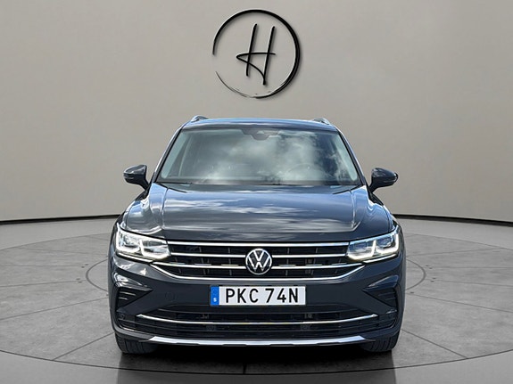 Volkswagen Tiguan 3 of 5
