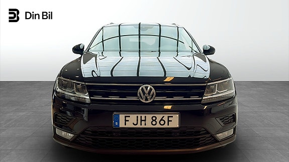 Volkswagen Tiguan 4 of 5