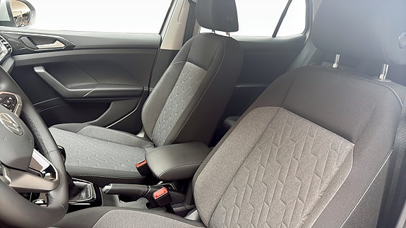 Volkswagen T-Cross 8 of 12