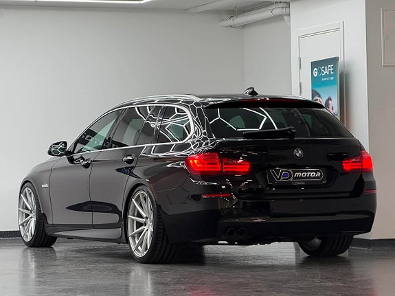 BMW 530d 3 of 5