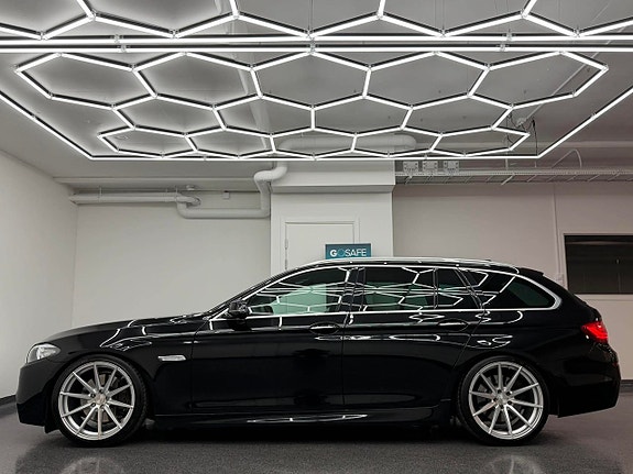 BMW 530d 2 of 5