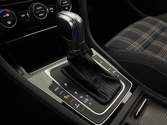 Volkswagen Golf I 21 of 26