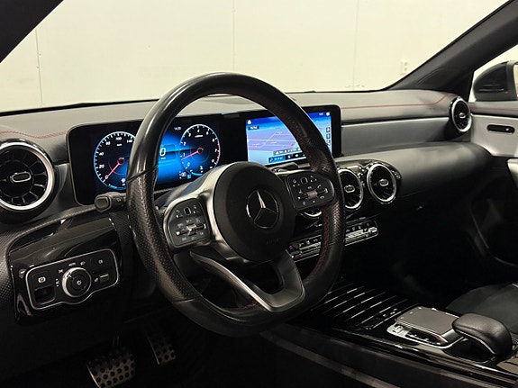 Mercedes-Benz CLA200 9 of 24