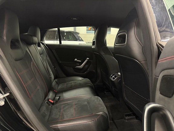 Mercedes-Benz CLA200 14 of 24