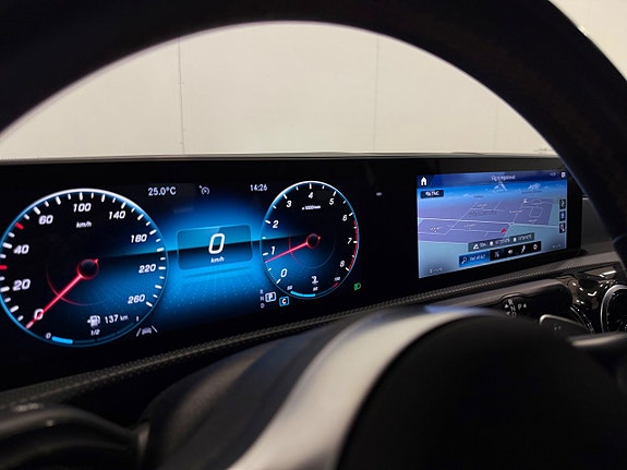 Mercedes-Benz CLA200 15 of 24