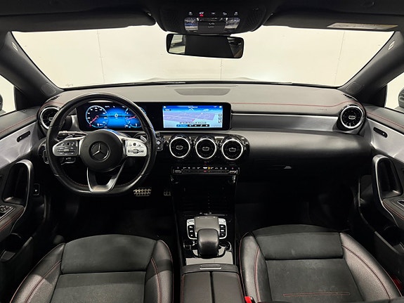 Mercedes-Benz CLA200 10 of 24