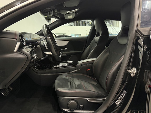 Mercedes-Benz CLA200 11 of 24