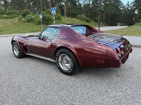 Chevrolet Corvette 2 of 5