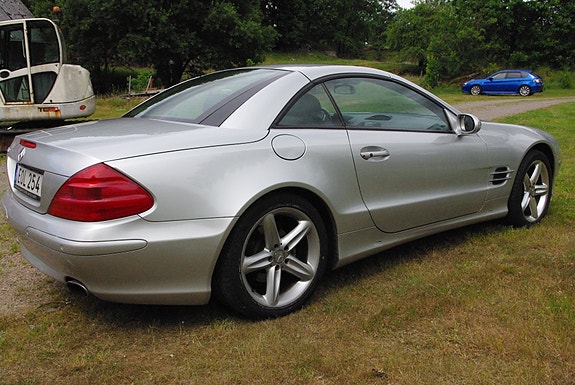 Mercedes-Benz SL500 3 of 5