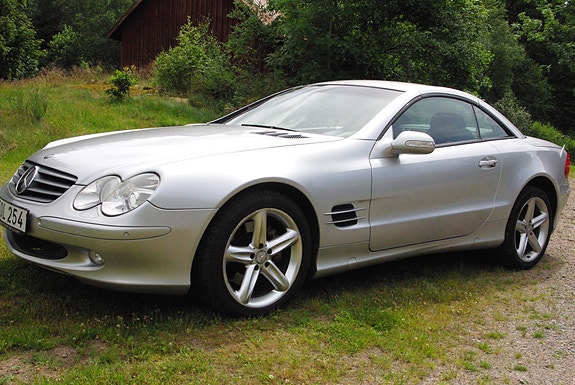 Mercedes-Benz SL500 4 of 5
