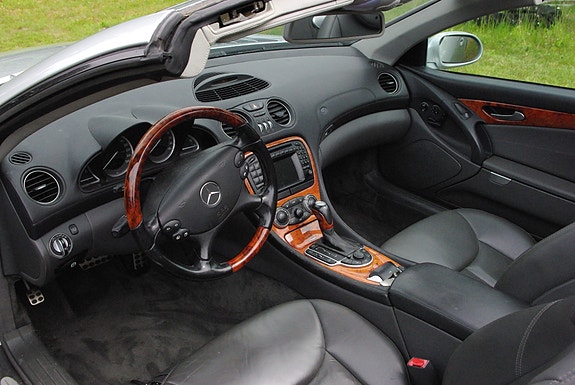 Mercedes-Benz SL500 2 of 5