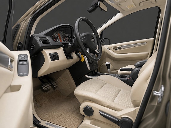 Mercedes-Benz B200 7 of 16